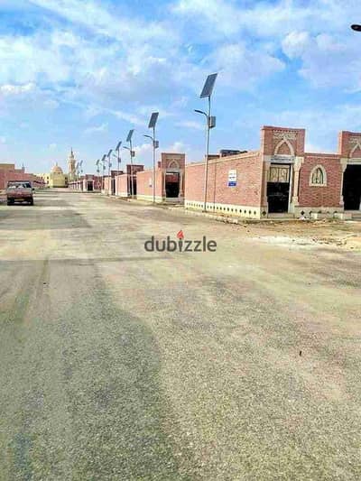 عندي مدفن للبيع بمساحه 20م في مدافن طريق السخنه مرخصه من محافظة القاهرة بيتم تنازل نقل ملكيه من المالك مباشره موقع مميز