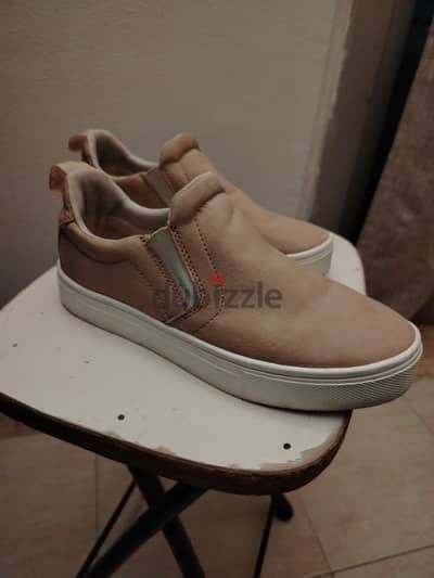سنيكرز H&M وارد امريكا مقاس 37