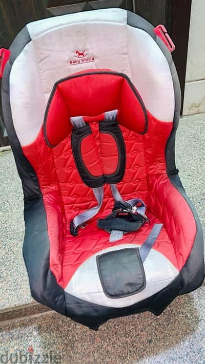 car seat كرسي سيارة للأطفال