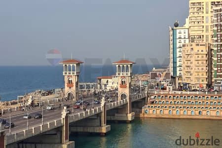 شقة للبيع 525 م ستانلي (على البحر مباشرة)