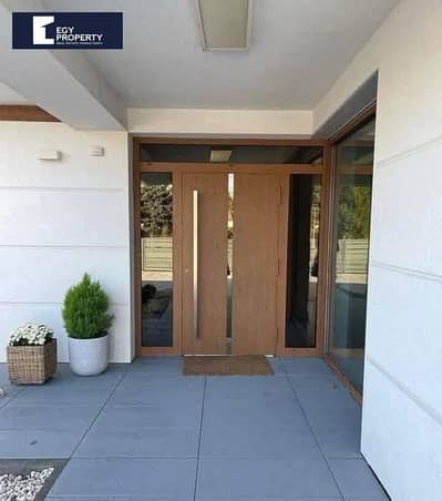 Under Market Price Luxury Apartment With a Prime View for Sale in Hyde Park - New Cairo