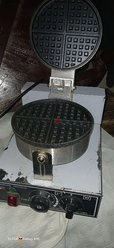 ماكينة وافل مدور 4 قطع65588798317057125