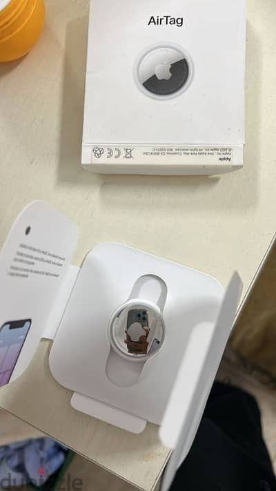 apple air tag with box almost never used