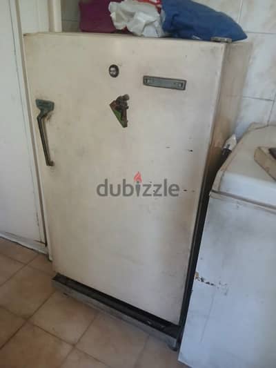 ثلاجة ايديال بحالة ممتازة