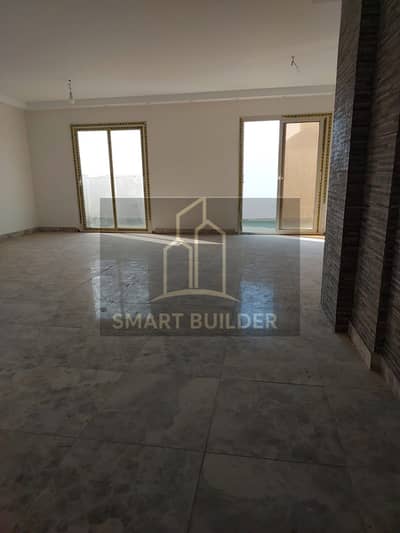 Penthouse apartment for sale in Al Nakheel Compound, First Settlement, ultra-super luxury finishing, double view, complete roof insulation, elevator location, fully reconciled with all utilities