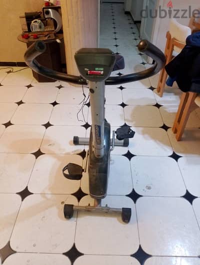عجله رياضيه اصليه ليس بها اي عيوب اطلاقا