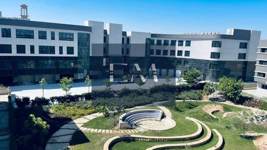 شقة للايجار بلمطبخ و التكييفات في كمبوند أب هيل ريزيدنس التجمع الخامس القاهرة الجديدة