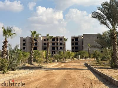 شقة للبيع متشطبة بالكامل في الشيخ زايد على شارع النزهة مباشرة في كمبوند رواية