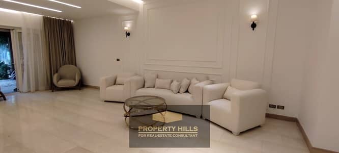 Ready-to-Move 170m² Townhouse Facing Dreamland – Ultra Super Lux Finished