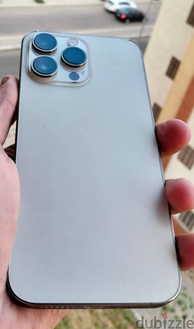 فرصة للّي بيدور على أداء وحماية. . iPhone 14 Pro Max للبيع!