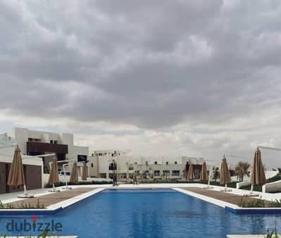 لقطة للبيع فيلا مستقله بالاسنسير فيو علي حمام سباحة بسعر مميز مباني 420م ارض 460م 6 غرف ماستر فى سولايا جوار نيو جيزة و جولز و الشيخ زايد و ماونتن فيو