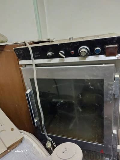 للبيع فرن Doyon كهرباء 3 فاز /سعة 30 فرخة /حالة ممتازة للمطاعم الكبرى.