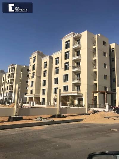 شقة للبيع استلام فوري موقع مميز جدا باقل سعر في تاج سيتي - التجمع الاول  Taj City