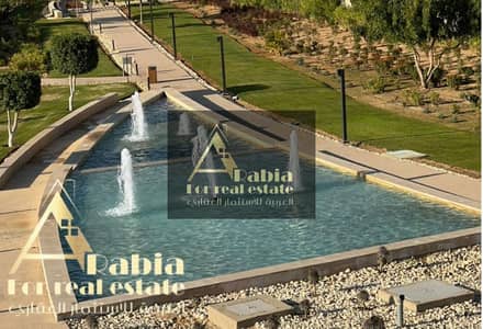 فيلا كاملة المواصفات (بيزمنت + رووف) على البحيرة مباشرة في PK1 بالم هيلز قطاميه