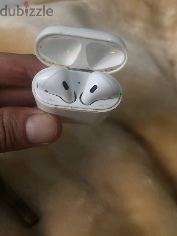 AirPods (2nd generation) 4
