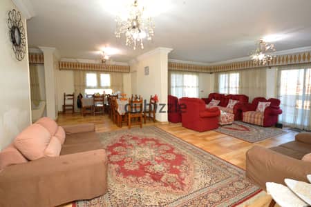 Distinguished duplex for sale in a strategic location – Ultra Super Lux finishing – A steal!