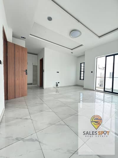 Take advantage now and receive an apartment for sale (3 rooms) finished to a super deluxe standard at a bargain price in Al Maqsad Compound