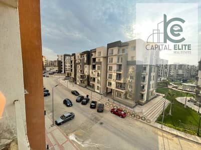 لسرعه البيع من المالك الاصيل مباشر شقه 130 متر ناصيه دور متكرر فيو مفتوح في كمبوند دار مصر الاندلس المرحله الثانيه التجمع الخامس