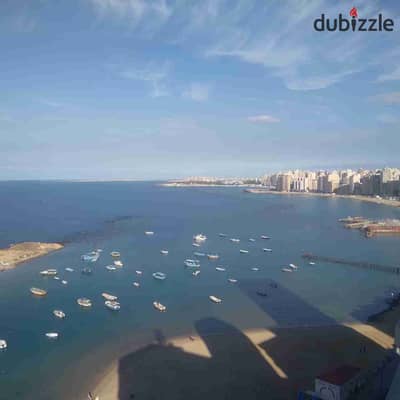 شقة للإيجار اليومي – ميامي كورنيش الإسكندرية (عالبحر مباشر)  مواصفات الشقة: المساحة: 200 متر