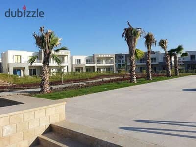 Chalet for sale in Amwaj Sidi Abdel Rahman Village, North Coast Furnished with appliances, kitchen, and air conditioning Ground floor with garden Area