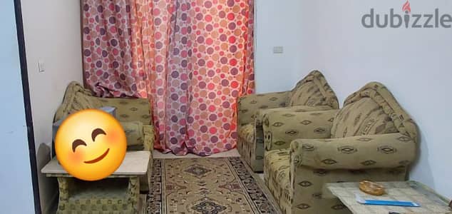 انتريه كنبه و٢ كرسي وتربيزه