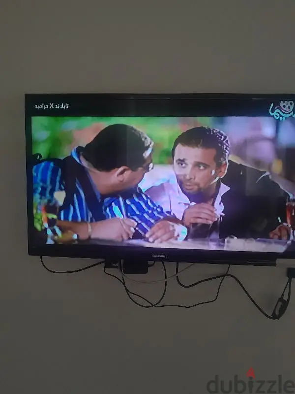 شاشه 32سامسونج عادي تعمل بحاله جيده جدا