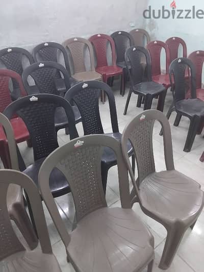 كراسي بلاستيك