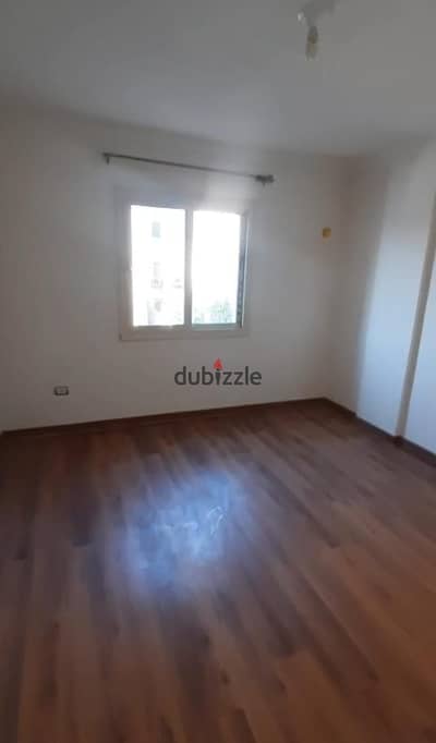 شقه للايجار نص مفروش فى كمبوند جايد ريزيدنس