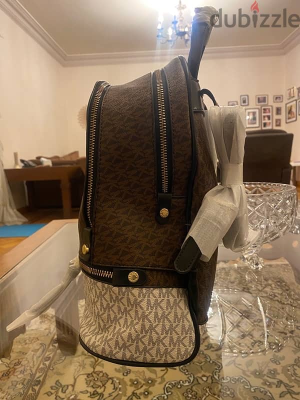 Micheal Kors 1