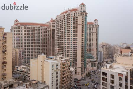 شقة للبيع 250 م سان ستيفانو (خطوات من الترام)