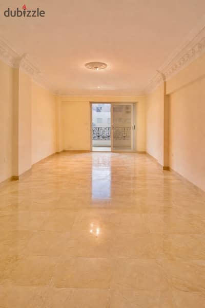 Office for rent in Stanley close to the sea, eighth floor, 200 m