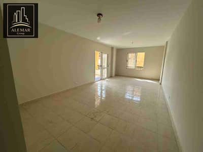 شقة 135 متر للبيع بمدينتي مرحلة b3 امام الخدمات وقريبة من الساوث بارك