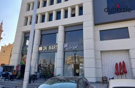 محل تجاري للإيجار فرصة قوية جدًا  دور أرضي داخل مول سيلفر جيت – Silver Gate كورنر مميز للغاية أمام الأسانسيرات مباشرة