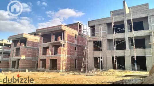 Twin house for sale in Orchid Compound, Green Belt, Basin 5, directly on the street.
