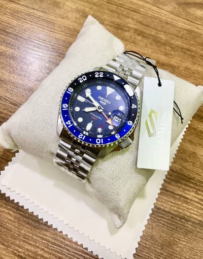 سيكو جديدة أصلية زيرو لم تستعمل نهائيا Seiko GMT SSK003K1