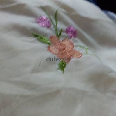 للبيع طقم سرير اوف وايت جديد وارد دبي