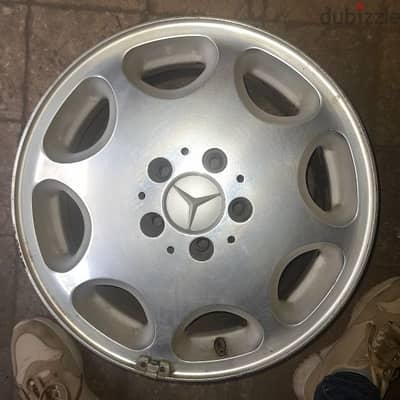 ثلاث جنوط مرسيدس s140 الشبح