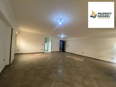 شقة للايجار 220م شارع عبد المنعم رياض