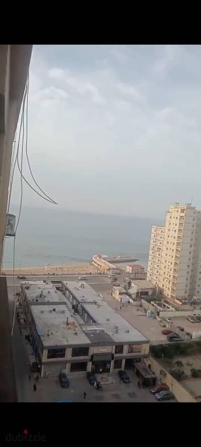 شقه مفروشه للايجار السنوي ب العصافره شارع اطلس تطل علي البحر