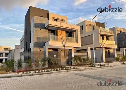 تاوس هاوس 215 متر نص تشطيب استلام 2028 بمقدم 5% فقط و الباقي اقساط متساوية علي 7 سنوات