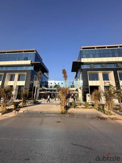 محل للبيع استلام فوري جاهز للتشغيل بمساحه 54م دور أرضي في مول Park Yard 1 اقوي نقطه تجاريه في قلب 6اكتوبر جمب ميدان الحصري October  ALHosary