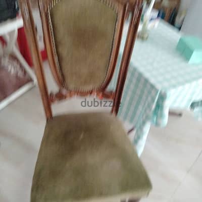 3 chairs old style