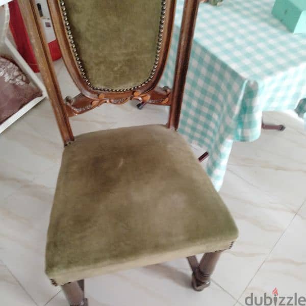 3 chairs old style 1