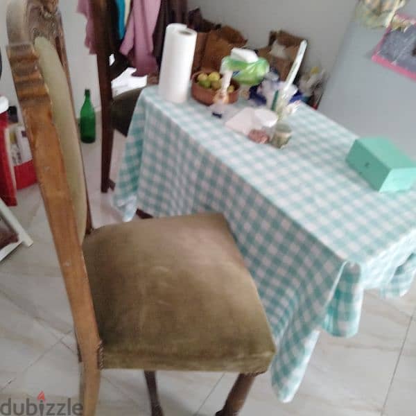 3 chairs old style 2