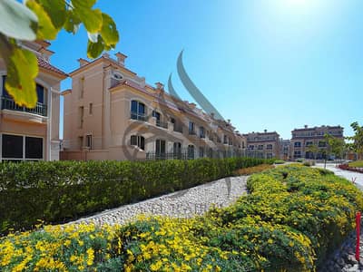 Town House Middle for sale in La vista city New capital under market price prime location