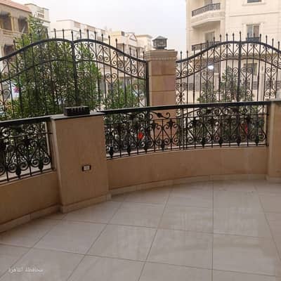 فيلا بمساحة أرض 300 متر بيع   الدفاع الوطني التجمع الخامس