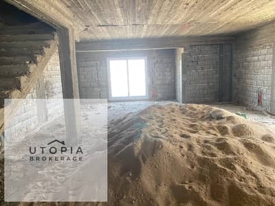 Garden Middle Villa for Sale in Mountain View Giza Plateau 340m Prime Location Facing Main Gate North Orientation