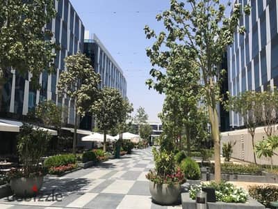 للايجار مكتب ٦٥م بارك ستريت Park S. T المكتب تشطيب كامل بالتكييفات و مفروش بالكامل                                                                    .