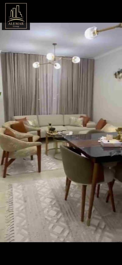 For sale in Madinty, an apartment of 165 sqm at a bargain price in Madinty B10, first upper floor with a garden view and street
