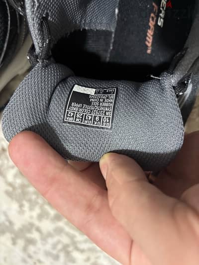 SKECHERS